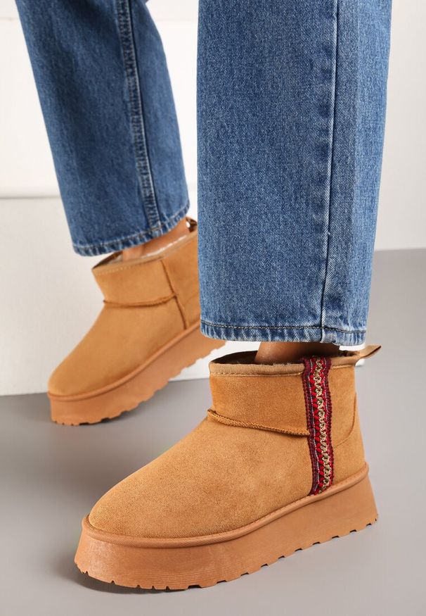 Born2be - Brązowe Krótkie Śniegowce z Ozdobną Lamówką Lotavia. Okazja: na co dzień. Kolor: brązowy. Materiał: wełna. Sezon: zima. Styl: casual, boho