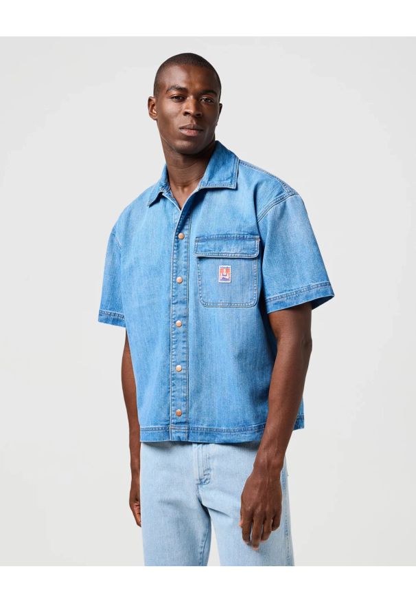Wrangler - MESKA KOSZULA JEANSOWA WRANGLER SS CJ OVERSHIRT MID WASH 112362747. Materiał: jeans