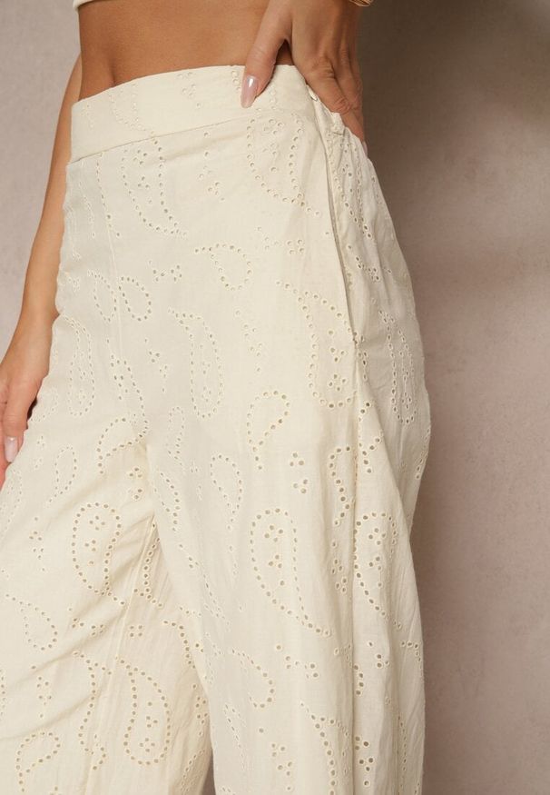 Renee - Beżowe Bawełniane Haftowane Spodnie High Waist o Szerokim Kroju Milirelia. Okazja: na co dzień. Stan: podwyższony. Kolor: beżowy. Materiał: bawełna. Wzór: haft. Styl: casual