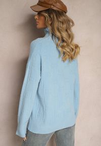 Renee - Niebieski Golf o Klasycznym Kroju Savelle. Okazja: na co dzień. Typ kołnierza: golf. Kolor: niebieski. Materiał: jeans. Długość rękawa: długi rękaw. Długość: długie. Styl: klasyczny