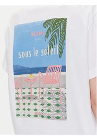 Mustang T-Shirt Floris 1016158 Biały Relaxed Fit. Kolor: biały. Materiał: bawełna