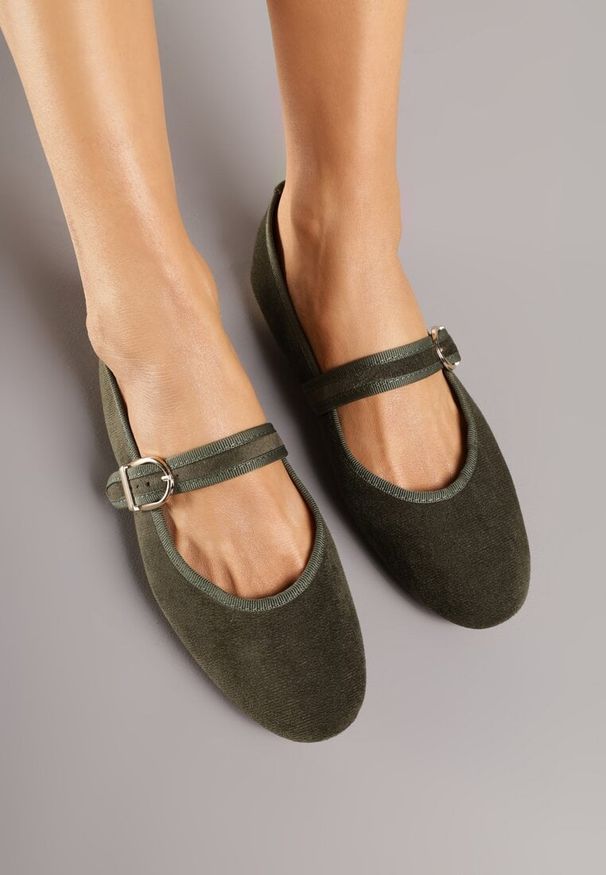 Renee - Zielone Balerinki Mary Jane z Klamrą Zaurg. Okazja: na co dzień. Zapięcie: klamry. Kolor: zielony. Materiał: jeans. Styl: klasyczny, casual, elegancki