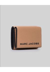 THE MARC JACOBS - Brązowy portfel The Bold Medium. Kolor: brązowy #3