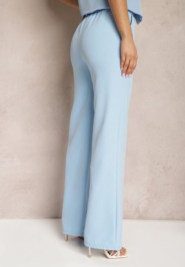 Renee - Niebieskie Garniturowe Spodnie High Waist z Kieszeniami Blathe. Stan: podwyższony. Kolor: niebieski