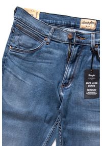 Wrangler - WRANGLER GREENSBORO MĘSKIE SPODNIE JEANSOWE JEANSY DŻINSY BRIGHT STROKE W15QMU91Q