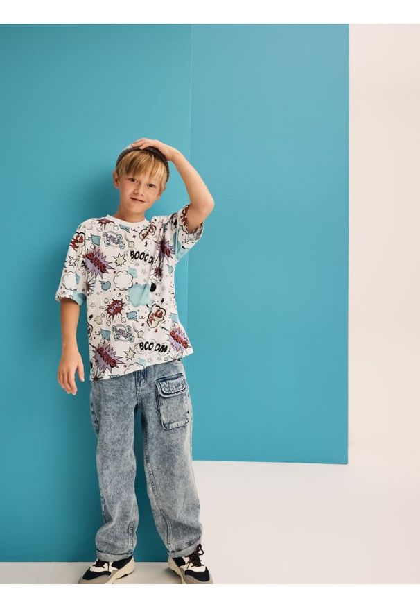 Reserved - Jeansy cargo - niebieski. Kolor: niebieski