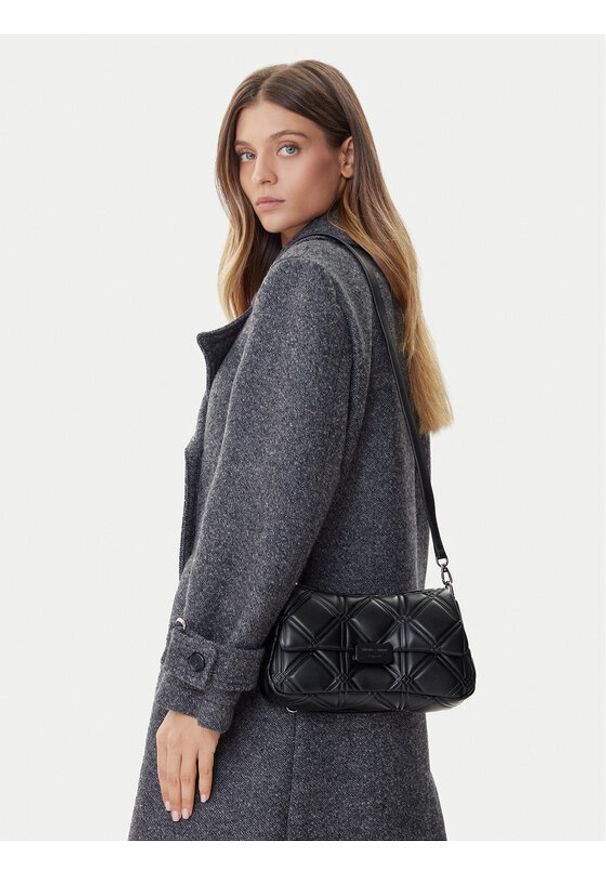 Emporio Armani Torebka EW002644 AF18575 UC001 Czarny. Kolor: czarny. Materiał: skórzane