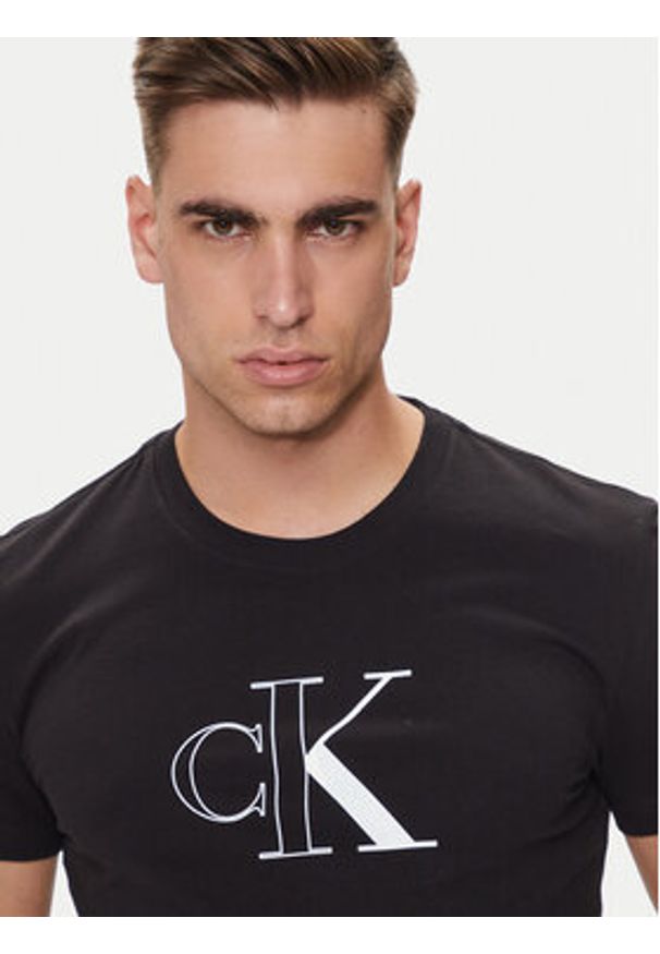 Calvin Klein Jeans T-Shirt Outline Monologo J30J325678 Czarny Slim Fit. Kolor: czarny. Materiał: bawełna