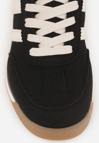 Renee - Czarne Sneakersy Ozdobione z Boku Paskami Ariene. Okazja: na co dzień. Zapięcie: pasek. Kolor: czarny. Materiał: jeans, materiał. Wzór: aplikacja. Sezon: wiosna #7