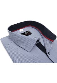 Modini - Biało-niebieska koszula męska w prążki Y04. Kolor: biały, wielokolorowy, niebieski. Materiał: bawełna, poliester, tkanina. Wzór: prążki #1