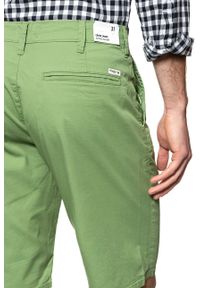 Wrangler - SPODENKI MĘSKIE WRANGLER CHINO SHORT JADE GREEN W14AKM33H. Wzór: aplikacja #3