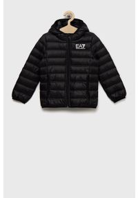 EA7 Emporio Armani kurtka puchowa dziecięca kolor czarny. Okazja: na co dzień. Typ kołnierza: kaptur. Kolor: czarny. Materiał: puch. Styl: casual #1