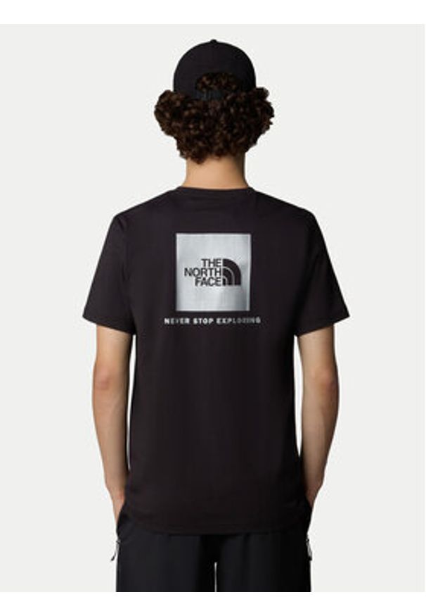 The North Face T-Shirt NSE Box NF0A8C4V Czarny Regular Fit. Kolor: czarny. Materiał: bawełna
