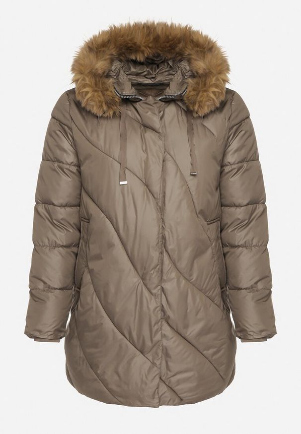 Born2be - Ciemnozielona Kurtka z Asymetrycznym Pikowaniem i Kapturem z Futerkiem Ruvita. Okazja: na co dzień. Typ kołnierza: golf. Kolekcja: plus size. Kolor: zielony. Materiał: futro. Styl: casual