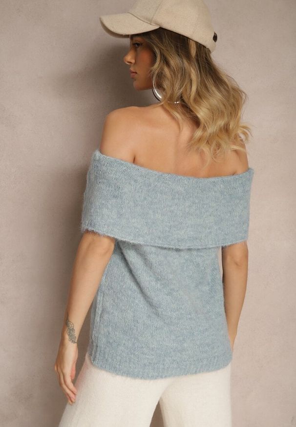 Renee - Niebieski Sweter Top z Hiszpańskim Wywijanym Dekoltem z Wełną Inarose. Kolor: niebieski. Materiał: wełna
