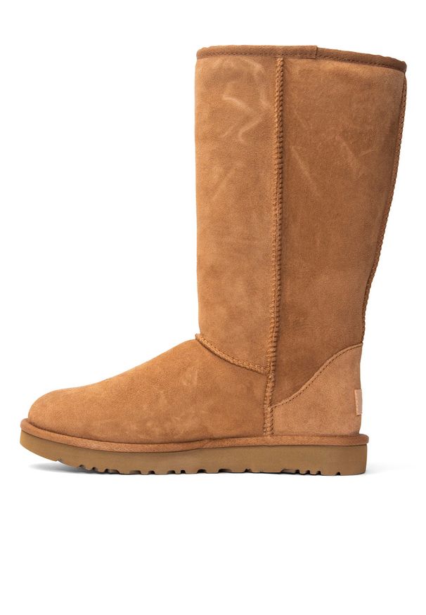 Ugg - UGG W Classic Tall II Buty zimowe damskie brązowe. Okazja: na spacer, na co dzień, na plażę. Wysokość cholewki: przed kolano. Kolor: brązowy. Materiał: wełna, zamsz, materiał. Szerokość cholewki: normalna. Sezon: zima. Styl: casual, elegancki, młodzieżowy, klasyczny