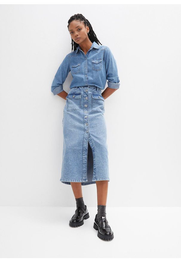 bonprix - Spódnica dżinsowa z naszywanymi kieszeniami. Kolor: niebieski. Długość: długie