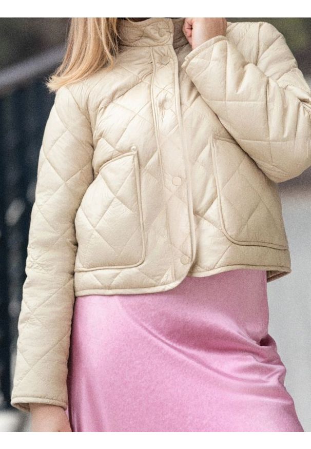 Sinsay - Kurtka pikowana - kremowy. Kolor: kremowy