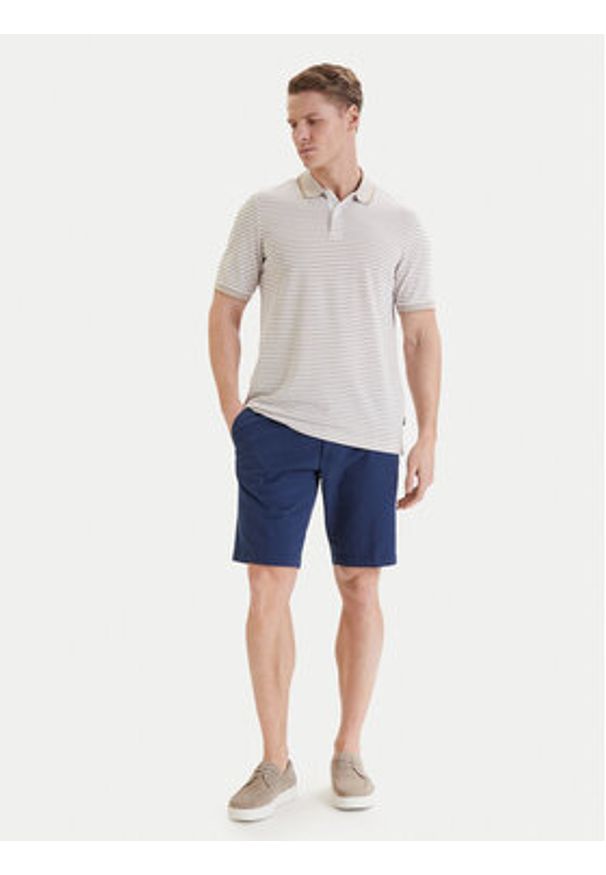 Bugatti Szorty materiałowe 4379-76441C Niebieski Regular Fit. Kolor: niebieski. Materiał: bawełna