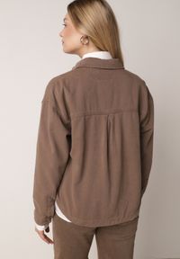 Born2be - Brązowa Bawełniana Kurtka Jeansowa o Koszulowym Kroju z Kieszeniami Senryss. Okazja: na co dzień. Kolor: brązowy. Materiał: jeans, bawełna. Styl: casual #6