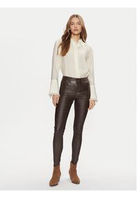 Vila Spodnie z imitacji skóry Sarah 14098751 Brązowy Skinny Fit. Kolor: brązowy. Materiał: skóra