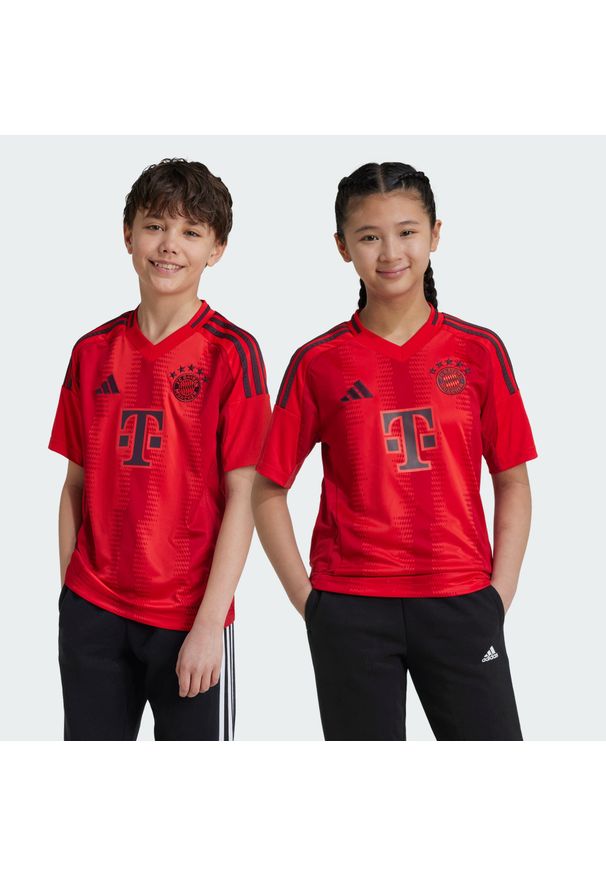 Adidas - Koszulka FC Bayern 24/25 Home Kids. Kolor: czerwony. Materiał: materiał. Sport: piłka nożna