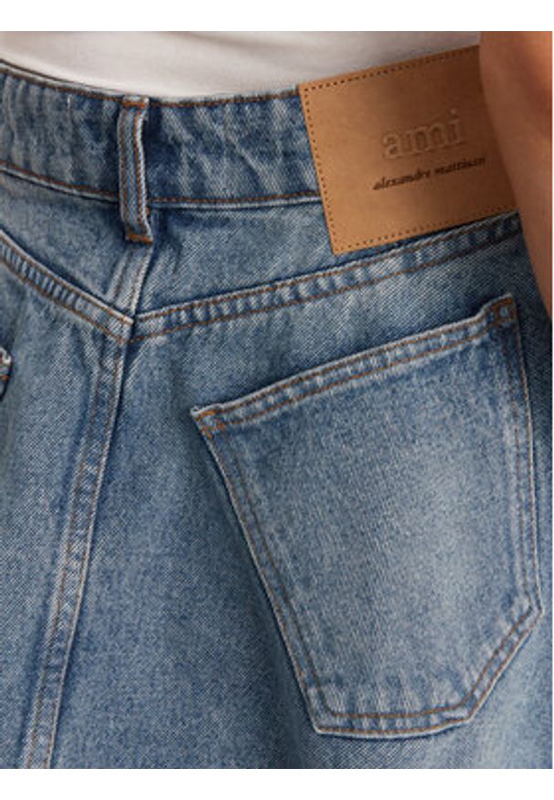 AMI PARIS - AMI Paris Spódnica jeansowa FSK038.DE0046 Granatowy Regular Fit. Kolor: niebieski. Materiał: bawełna