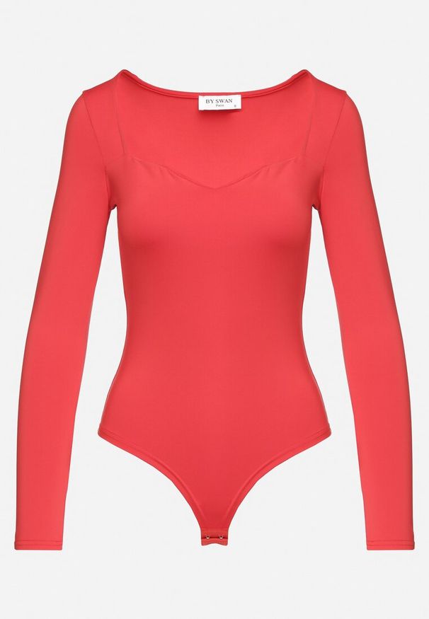 Born2be - Czerwone Body z Kwadratowym Dekoltem Phicise. Okazja: na co dzień. Typ kołnierza: dekolt kwadratowy. Kolor: czerwony. Materiał: wiskoza, jeans. Styl: casual, wizytowy