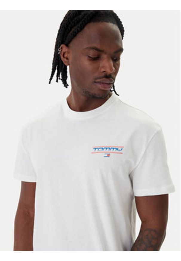 Tommy Jeans T-Shirt Poster DM0DM22541 Biały Regular Fit. Kolor: biały. Materiał: bawełna