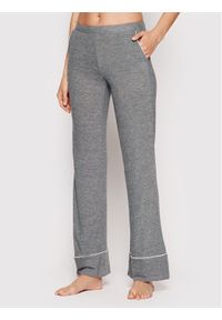 Etam Spodnie piżamowe Warm Day 6515997 Szary Regular Fit. Kolor: szary. Materiał: syntetyk, wiskoza