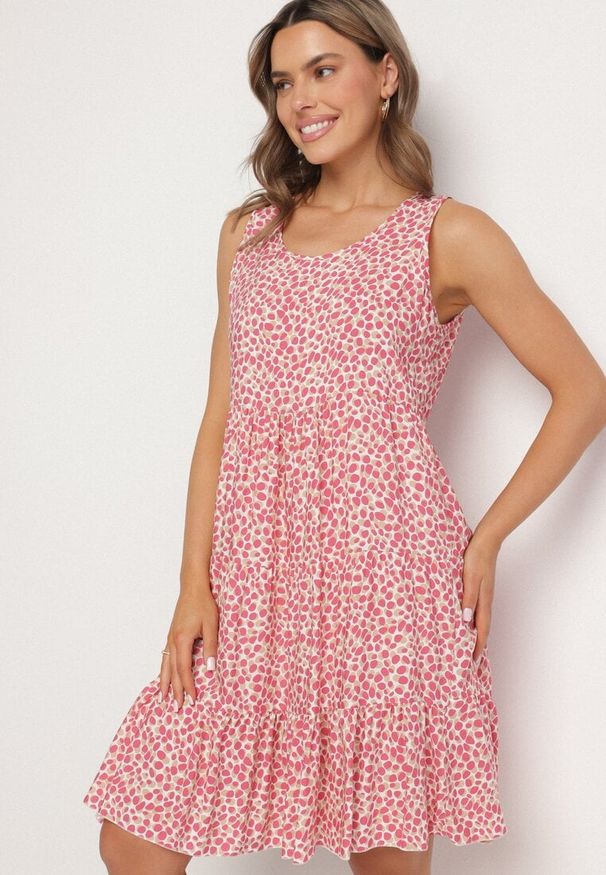 Born2be - Różowa Bawełniana Sukienka Bez Rękawów w Kolorowe Plamki Nattelle. Okazja: na co dzień. Kolor: różowy. Materiał: bawełna. Długość rękawa: bez rękawów. Wzór: kolorowy. Styl: elegancki, casual, klasyczny