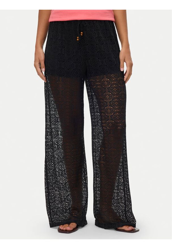 Vero Moda Spodnie materiałowe Maya 10325044 Czarny Relaxed Fit. Kolor: czarny. Materiał: syntetyk