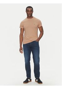Lacoste T-Shirt TH6709 Beżowy Regular Fit. Kolor: beżowy. Materiał: bawełna