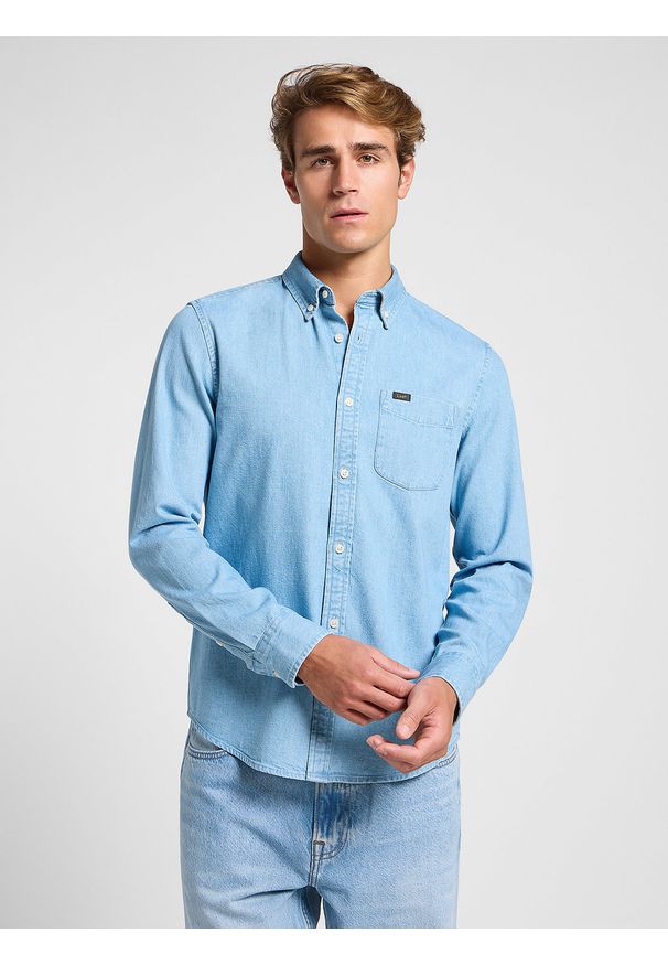 Lee - LEE MĘSKA KOSZULA JEANSOWA LEE LEE BUTTON DOWN LAKESIDE WASH 112363893. Typ kołnierza: button down. Materiał: jeans