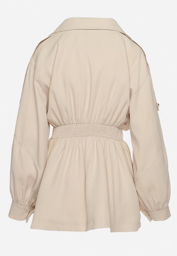 Born2be - Beżowy Krótki Płaszcz z Bufiastymi Rękawami i Elastycznym Paskiem z Klamrą Lirenda. Okazja: na co dzień. Kolor: beżowy. Długość: krótkie. Styl: klasyczny, casual, elegancki