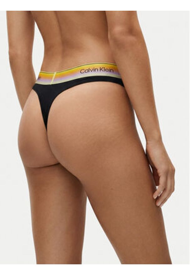 Calvin Klein Underwear Stringi LV00QF8875 Czarny. Kolor: czarny. Materiał: bawełna