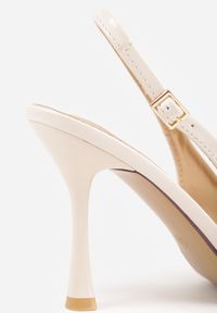 Born2be - Beżowe Lakierowane Sandały VICES na Szpilce z Wyciętą Cholewką Lagurinia. Okazja: na co dzień. Zapięcie: sprzączka. Kolor: beżowy. Materiał: lakier. Wzór: koronka. Obcas: na szpilce. Styl: casual #4