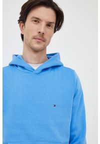TOMMY HILFIGER - Tommy Hilfiger bluza męska kolor niebieski z kapturem gładka. Typ kołnierza: kaptur. Kolor: niebieski. Wzór: gładki