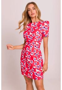 MOE - Elegancka sukienka trapezowa mini czerwona. Typ kołnierza: typu klepsydra. Kolor: czerwony, pomarańczowy. Materiał: tkanina. Długość rękawa: krótki rękaw. Wzór: nadruk. Typ sukienki: trapezowe. Styl: elegancki. Długość: mini #1