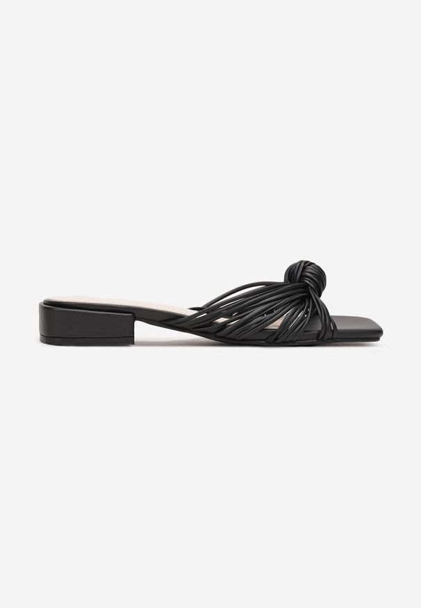 Born2be - Czarne Klapki na Płaskim Obcasie ze Splątanymi Paskami Melani. Okazja: na co dzień. Kolor: czarny. Obcas: na obcasie. Styl: elegancki, casual. Wysokość obcasa: niski