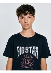 Big-Star - Koszulka chłopięca z nadrukiem granatowa Mauter 403. Okazja: na co dzień. Kolor: niebieski. Materiał: jeans, dzianina. Wzór: nadruk. Styl: młodzieżowy, klasyczny, casual