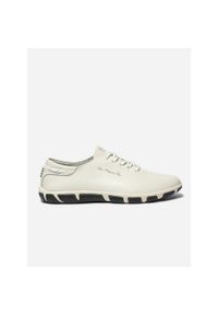 TBS - Baskets Femme Baskets Tbs Blanc Blanc Tbs. Kolor: wielokolorowy, biały, czarny. Sport: żeglarstwo, tenis #1