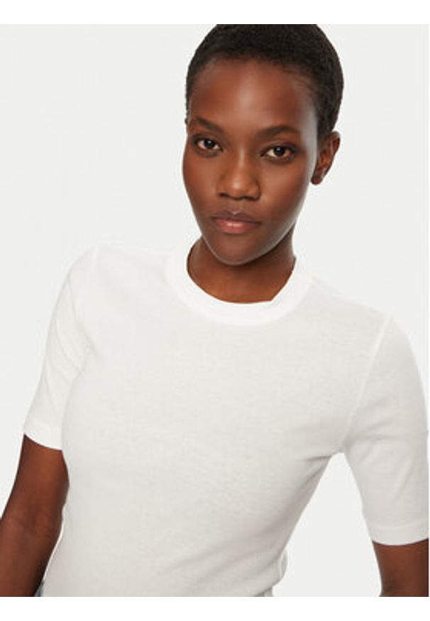 IVY & OAK - IVY OAK T-Shirt Kristin IO1100X2351 Biały Slim Fit. Kolor: biały. Materiał: bawełna