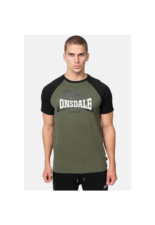 T-shirt o klasycznym kroju Lonsdale Magilligan. Kolor: wielokolorowy, czarny, zielony