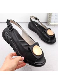 Skórzane sandały damskie komfortowe na platformie czarne Artiker 52C1630. Kolor: czarny. Materiał: skóra. Obcas: na platformie #6
