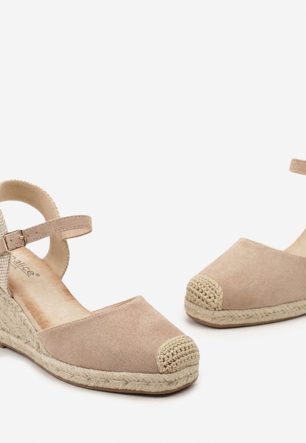 Renee - Ciemnobeżowe Sandały w Stylu Espadryli z Plecionką i Zapięciem przy Kostce Virailia. Kolor: beżowy. Sezon: lato. Styl: elegancki