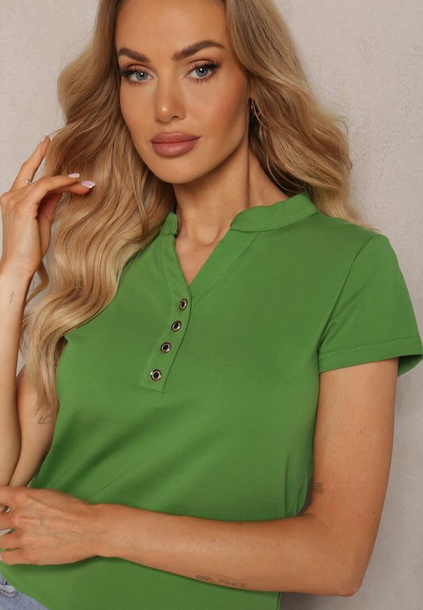 Renee - Zielony Bawełniany T-shirt z Guzikami przy Dekolcie Wialina. Okazja: na co dzień, na spacer. Kolor: zielony. Materiał: bawełna. Styl: klasyczny, casual