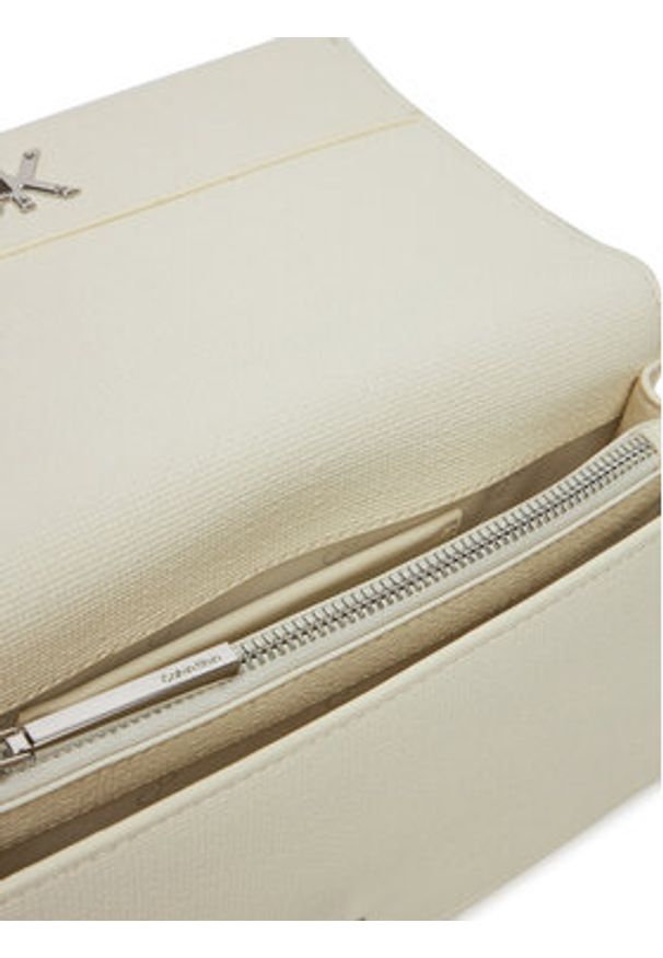 Calvin Klein Torebka Ck Mini Chain Bag_Tex K60K613180 Biały. Kolor: biały. Materiał: skórzane
