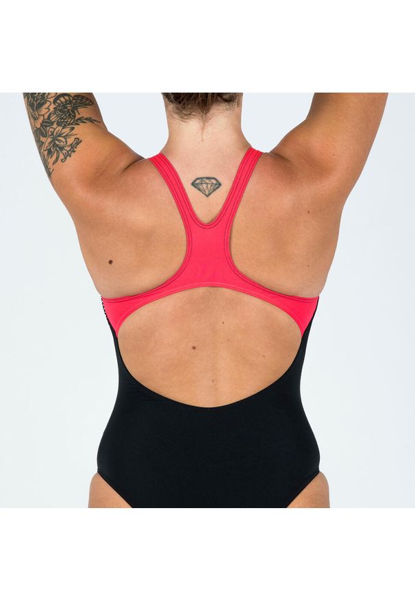 Strój jednoczęściowy pływacki damski Arena Swimpro Soft. Kolor: czerwony, wielokolorowy, czarny. Materiał: poliester