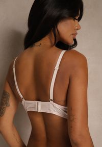 Renee - Jasnoróżowy Biustonosz Zdobiony Koronką i Kokardami Morgavia. Kolor: różowy. Materiał: koronka. Wzór: koronka, aplikacja #6